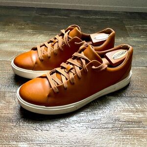 CLARKS Dress Sneakers  Sz 8.5